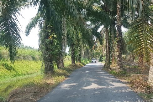 Pantai Remis 2 acres flat land current road